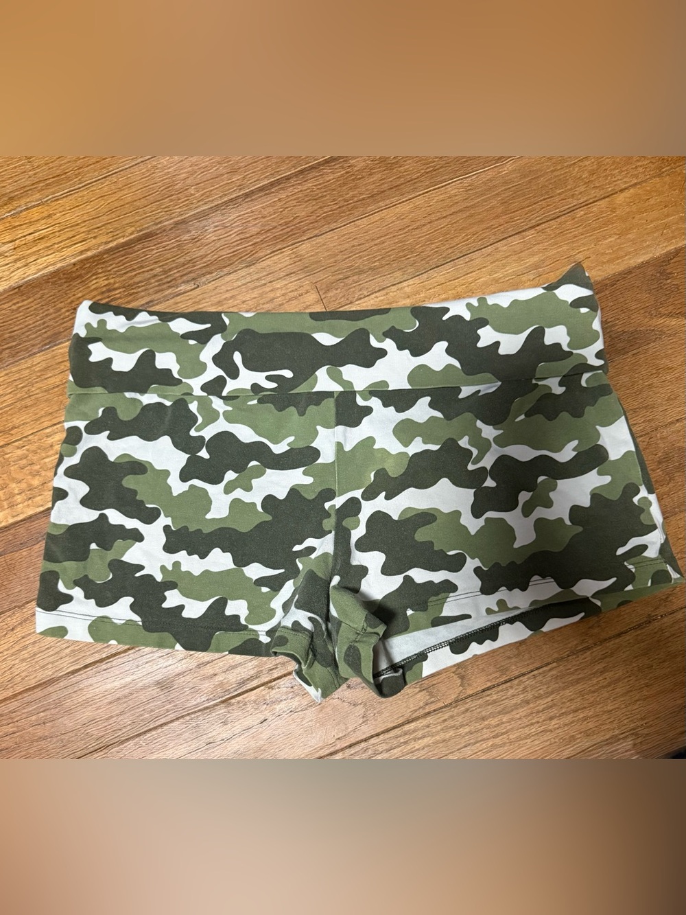 Aeropostale vintage y2k Women's Camo fold over yoga Shorts